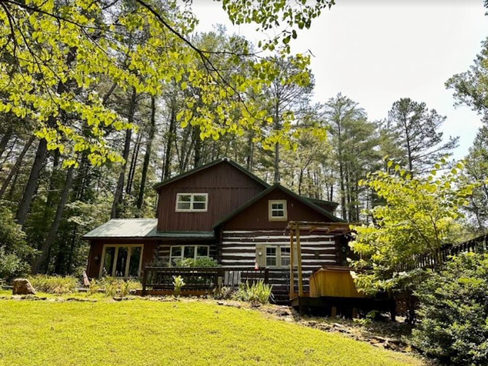 Atop Pine Hill Cabin | Brown County Vacation Rentals